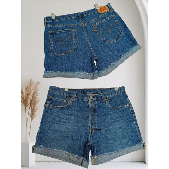 Levi's 501 Women's Sz 32 High-Rise Cutoff Hem Denim Shorts With Distressed Edges - Picture 1 of 13